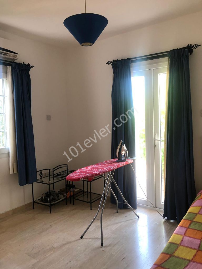 Girne Alsancak'ta Satılık 3+1 Havuzlu Müstakil Ev 155.000 STG