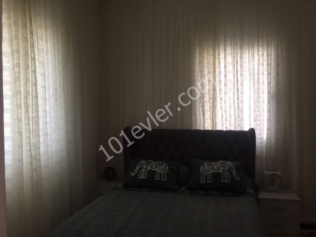 Einfamilienhaus mit 3 Schlafzimmern zum Verkauf in Nikosia Caglayan 140.000 STG ** 