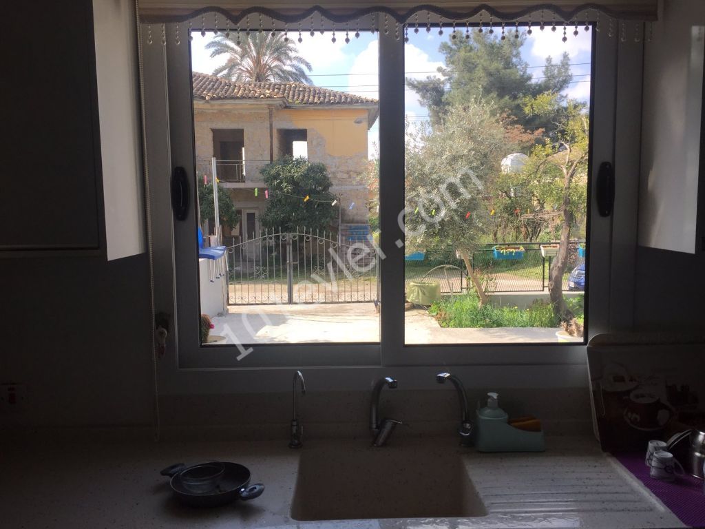 Einfamilienhaus mit 3 Schlafzimmern zum Verkauf in Nikosia Caglayan 140.000 STG ** 