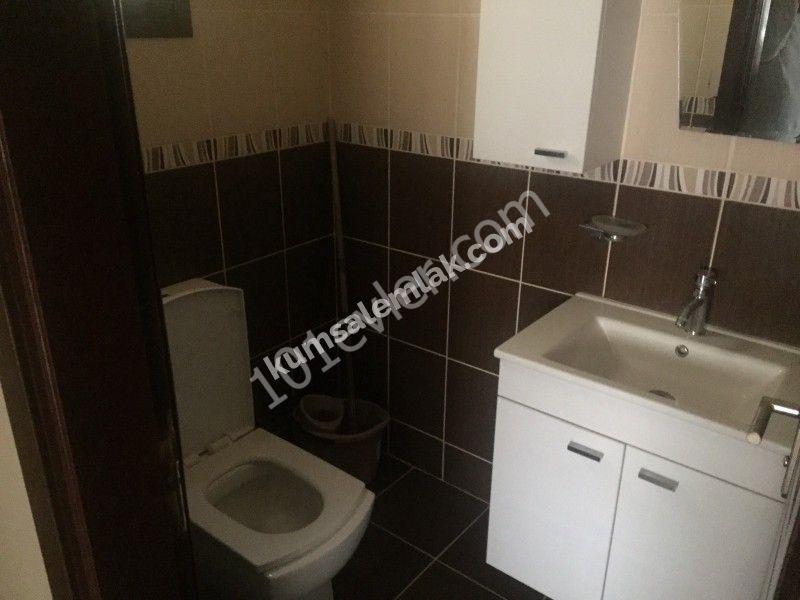 Lefkoşa Küçük Kaymaklı'da Kiralık 3+1 Eşyalı Daire 2,500 TL