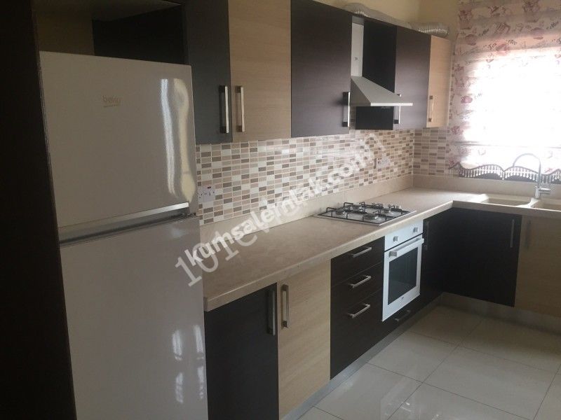 Lefkoşa Küçük Kaymaklı'da Kiralık 3+1 Eşyalı Daire 2,500 TL