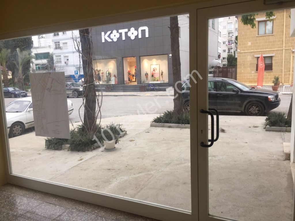 Lefkoşa K.çiftlik / Dereboyun'da Kiralık Dükkan Ofis/Büro 650 STG