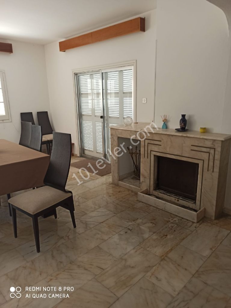 Girne Karaoğlanoğlun'da 4+1 Kiralık Villa 700 STG