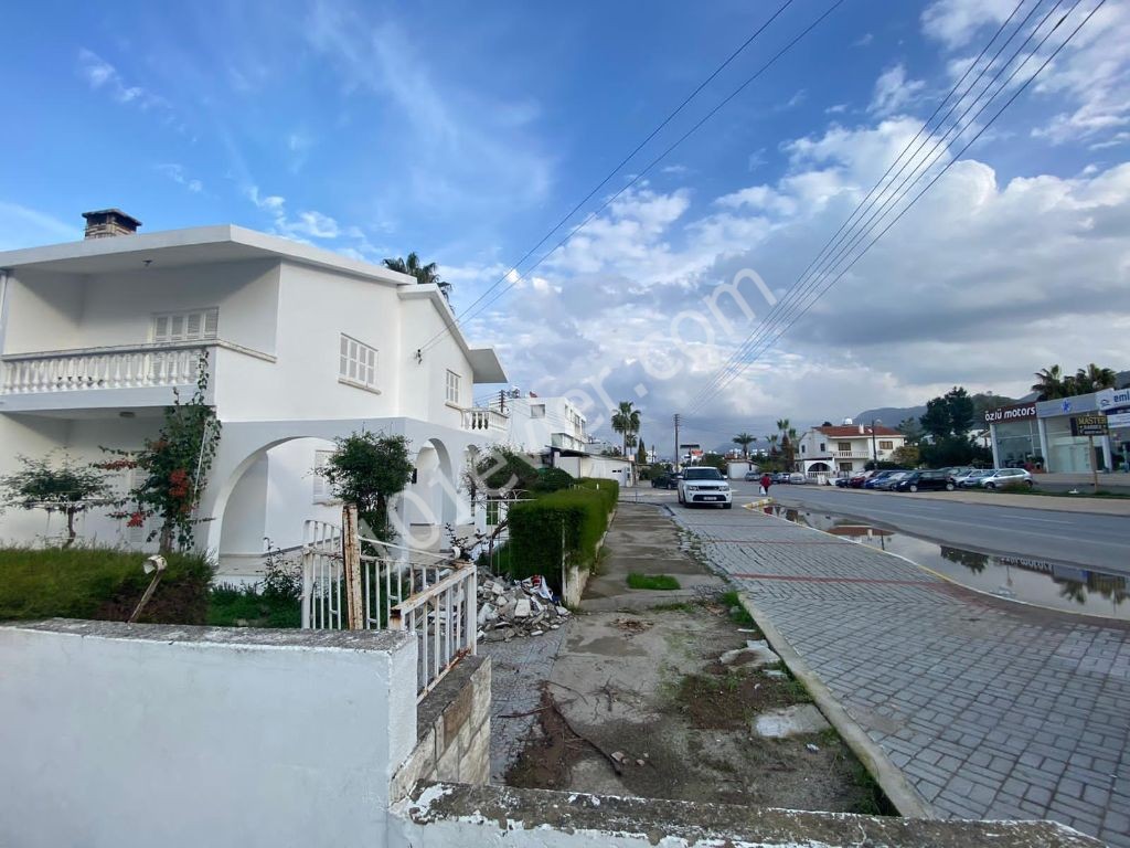 Girne Karaoğlanoğlun'da 4+1 Kiralık Villa 700 STG