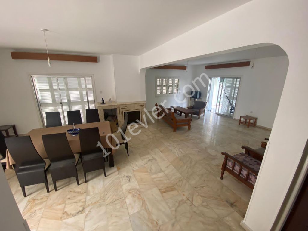 Girne Karaoğlanoğlun'da 4+1 Kiralık Villa 700 STG