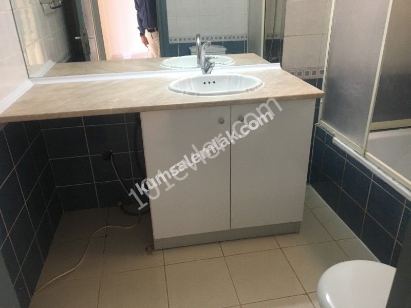 Girne Merkezde Satılık 3+1 Denize Sıfır Havuzlu Daire 105,000 Stg