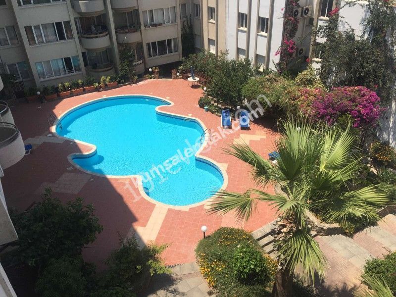 Girne Merkezde Satılık 3+1 Denize Sıfır Havuzlu Daire 105,000 Stg