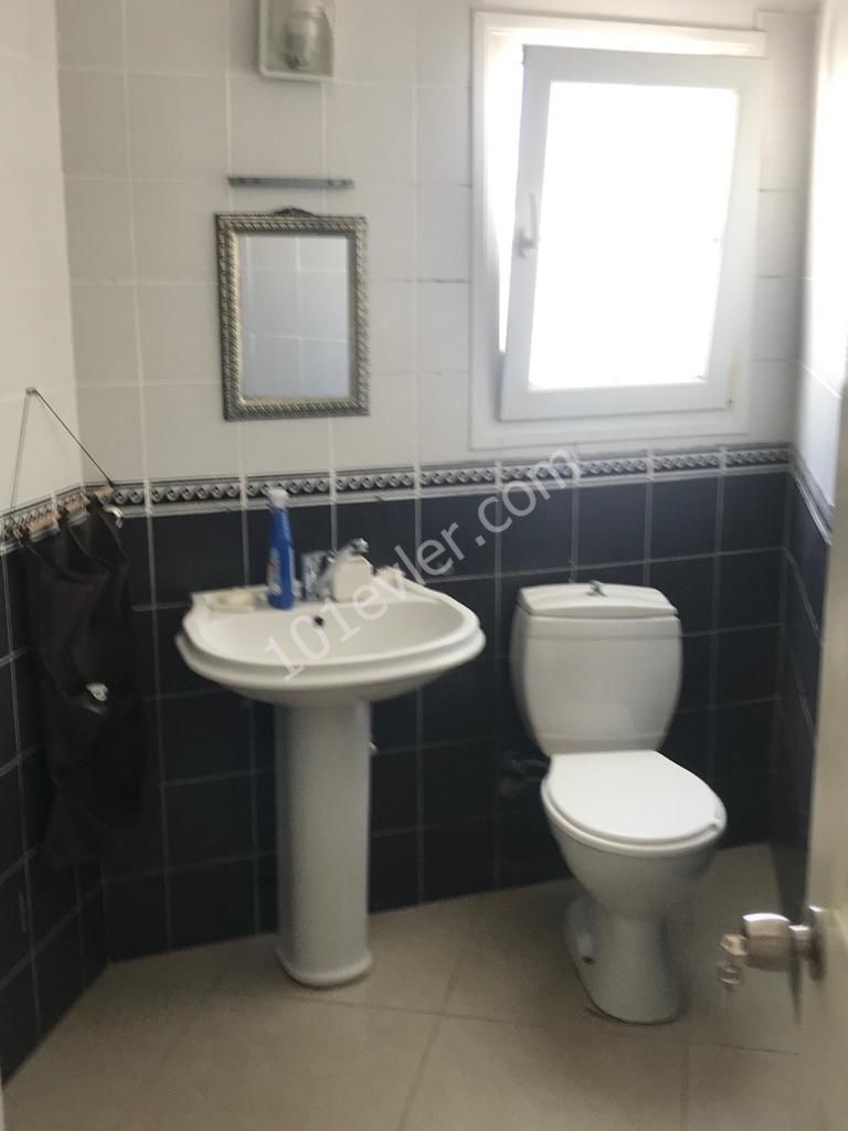 Lefkoşa Gönyeli'de 2+1 1500 tl 6+6 ödemeli daire