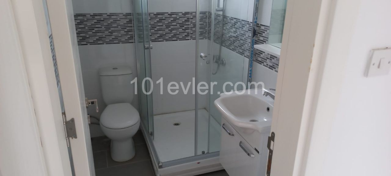 Wohnung zum Verkauf in zentraler Lage für Investitionen und Nutzung in Nikosia Hamitköy 40,000 Stg ** 