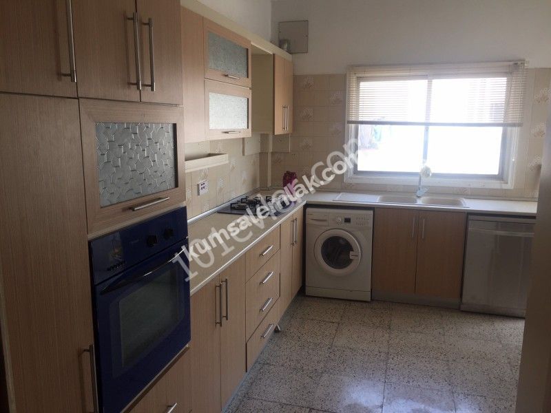 Lefkoşa Ortaköy'de Satılık 3+1 Türk Malı Daire 43,000 Stg