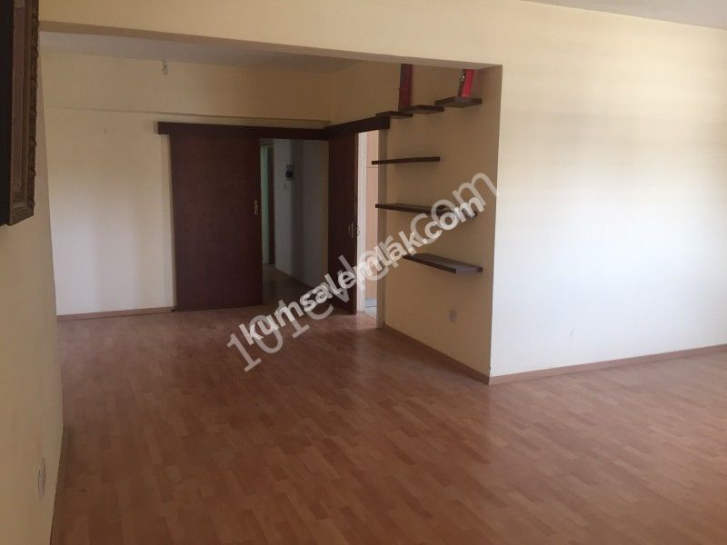 3+1 Türkische Wohnung zum Verkauf in Nikosia Ortakoy 43,000 Stg ** 