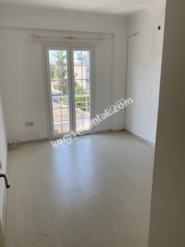 Flat For Sale in Küçük Kaymaklı, Nicosia