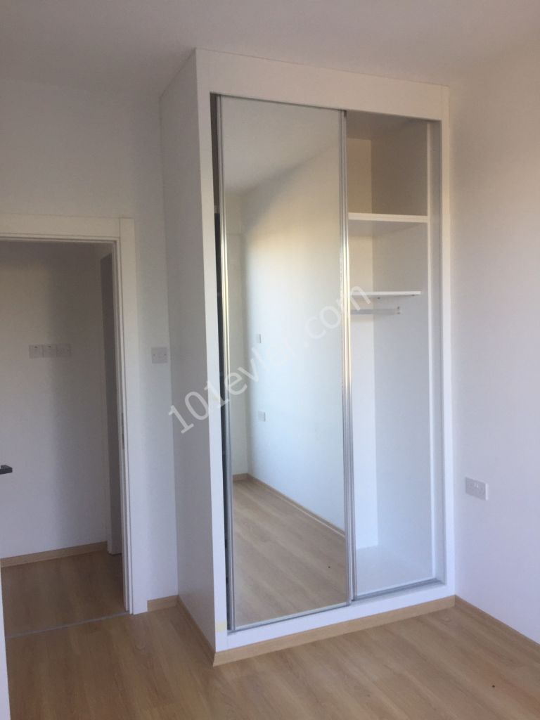 Girne Doğanköy'de Havuzlu Site İçerisinde Aylık Ödemeli Kiralık Ev 3500 TL