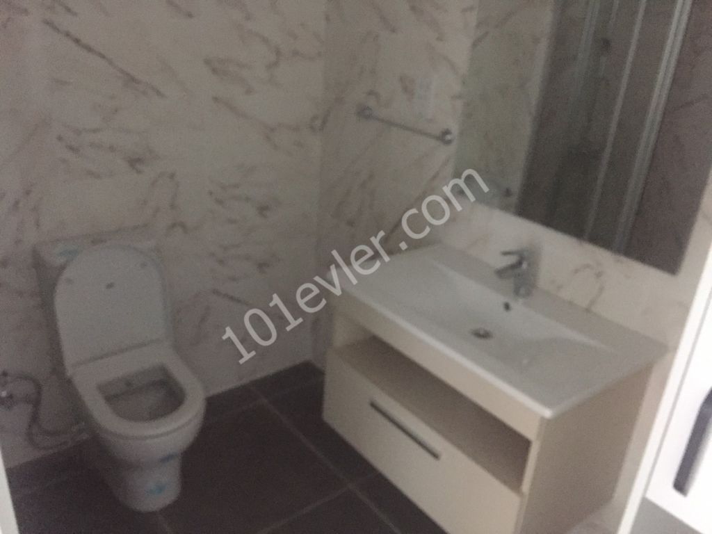 Girne Doğanköy'de Havuzlu Site İçerisinde Aylık Ödemeli Kiralık Ev 3500 TL