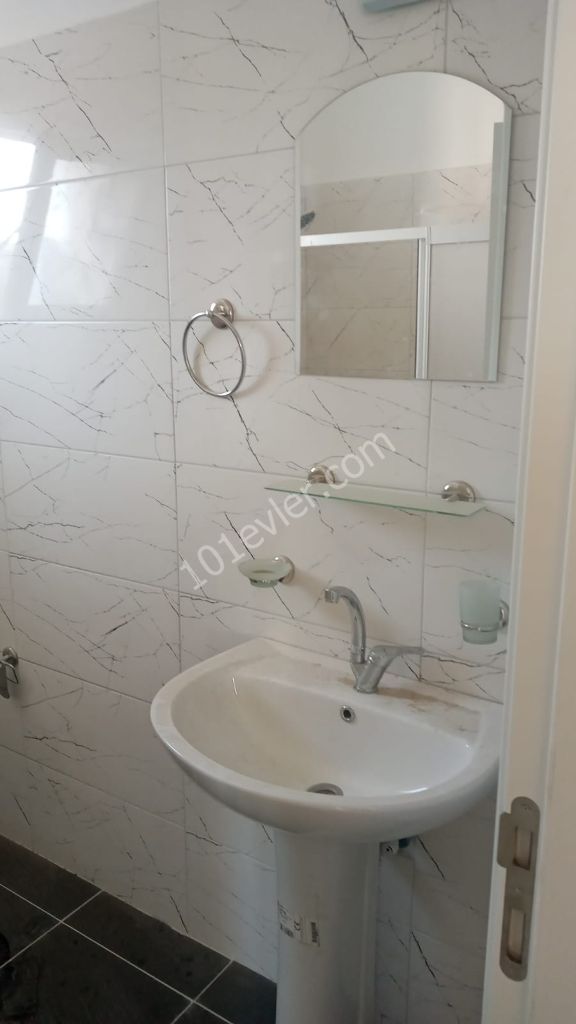 Lefkoşa Küçükkaymaklı\'da Kiralık Eşyalı 3+1 Aylık Ödemeli Daire 2600 TL