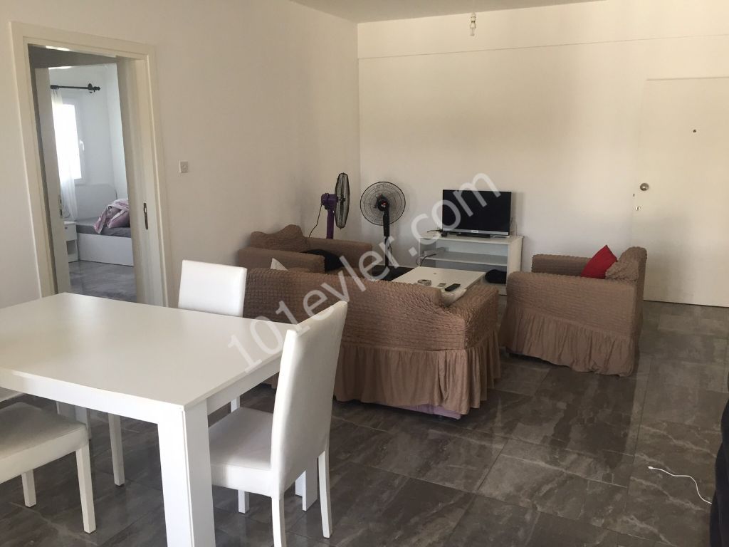 Gönyeli’de Kiralık EŞYALI 2+1 Daire 2500 tl 6+6 Ödemeli