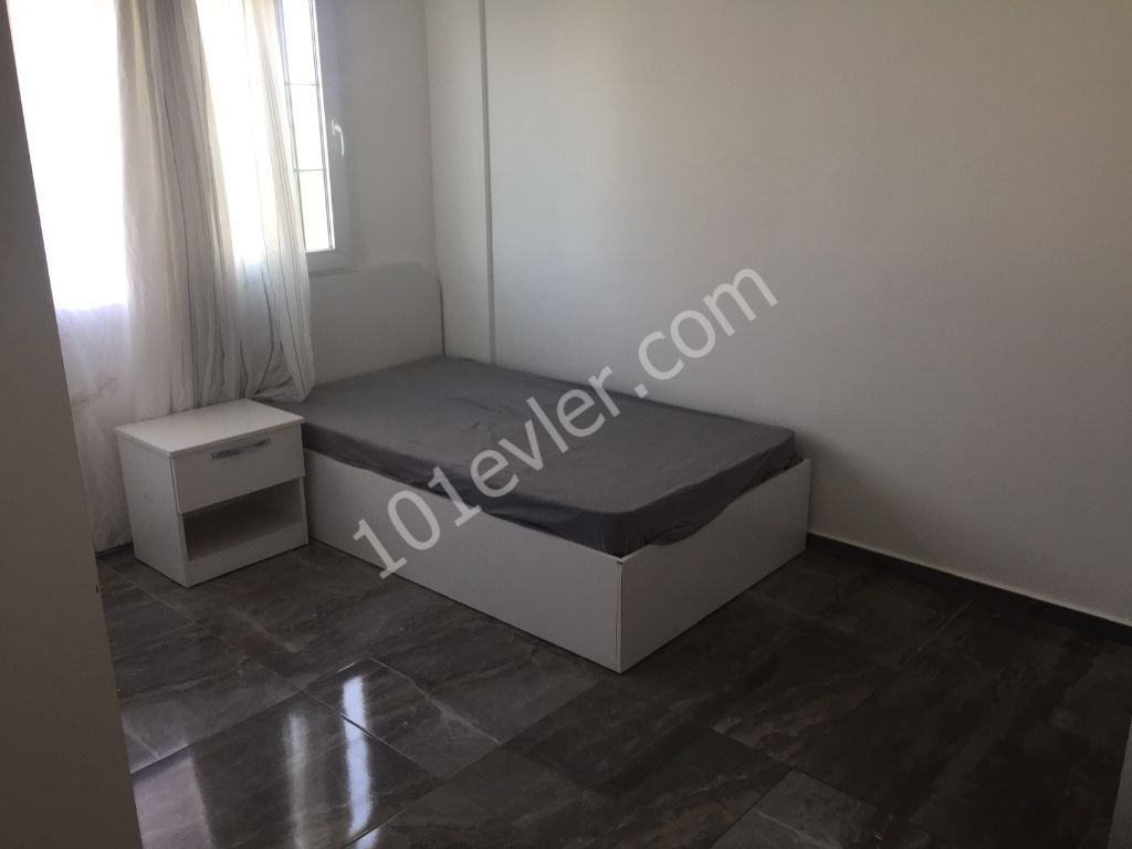 Gönyeli’de Kiralık EŞYALI 2+1 Daire 2500 tl 6+6 Ödemeli