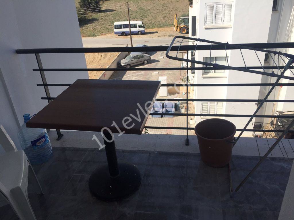 Gönyeli’de Kiralık EŞYALI 2+1 Daire 2500 tl 6+6 Ödemeli