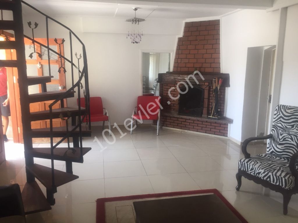 Detached House For Sale in Küçük Kaymaklı, Nicosia