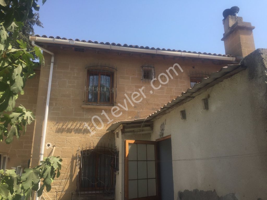 Detached House For Sale in Küçük Kaymaklı, Nicosia