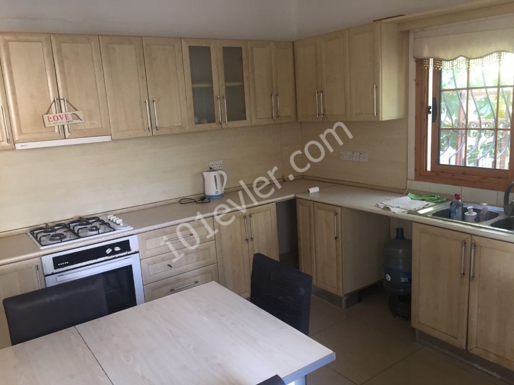 Detached House For Sale in Küçük Kaymaklı, Nicosia