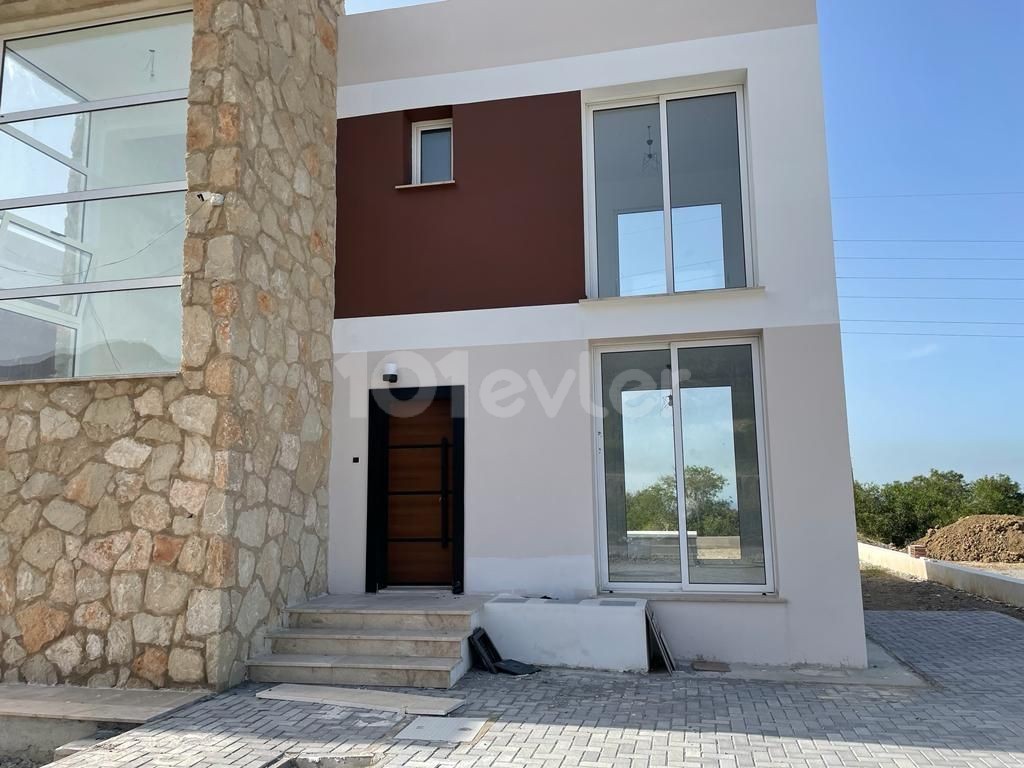 Einfamilienhaus zum Verkauf mit 3 Schlafzimmern in Kyrenia Chatalköy. Insgesamt 2 Stück, Preis pro Haus Stück 160,000 STG ** 