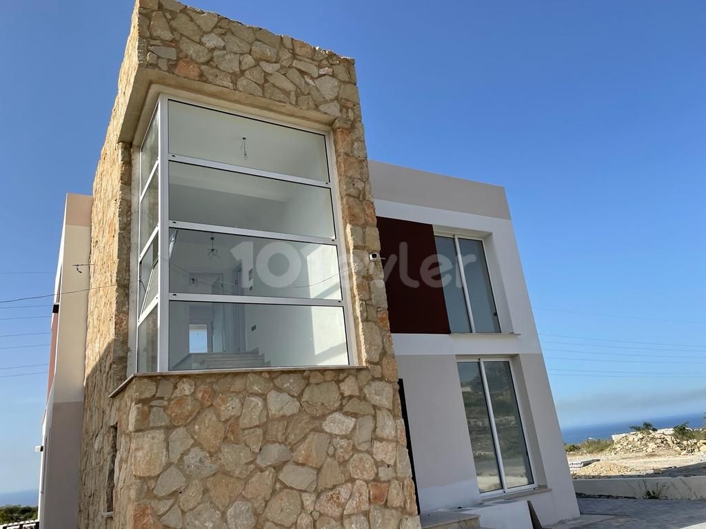 Einfamilienhaus zum Verkauf mit 3 Schlafzimmern in Kyrenia Chatalköy. Insgesamt 2 Stück, Preis pro Haus Stück 160,000 STG ** 