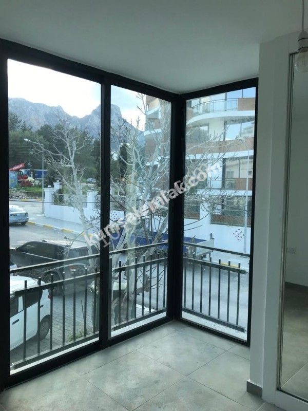 Flat For Sale in Yukarı Girne, Kyrenia