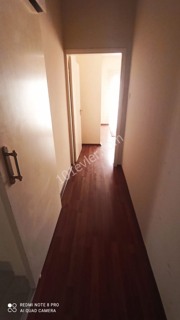 LEFKOŞA HAMİTKÖYDE KİRALIK FUL EŞYALI DAİRE 2500 TL 6+6 ÖDEMELİ