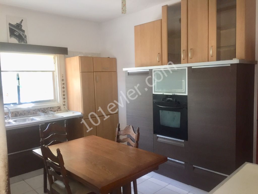 LEFKOŞA ORTAKÖY'DE KİRALIK 3+1 EŞYASIZ DUBLEX  VİLLA AYLIK ÖDEMELİ 500 €URO 