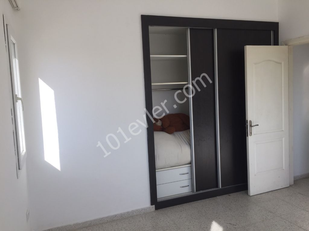 LEFKOŞA HASPOLAT'TA SATILIK 2+1 ZEMİN KATTA DAİRE