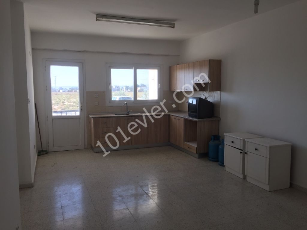 LEFKOŞA HASPOLAT'TA SATILIK 2+1 ZEMİN KATTA DAİRE