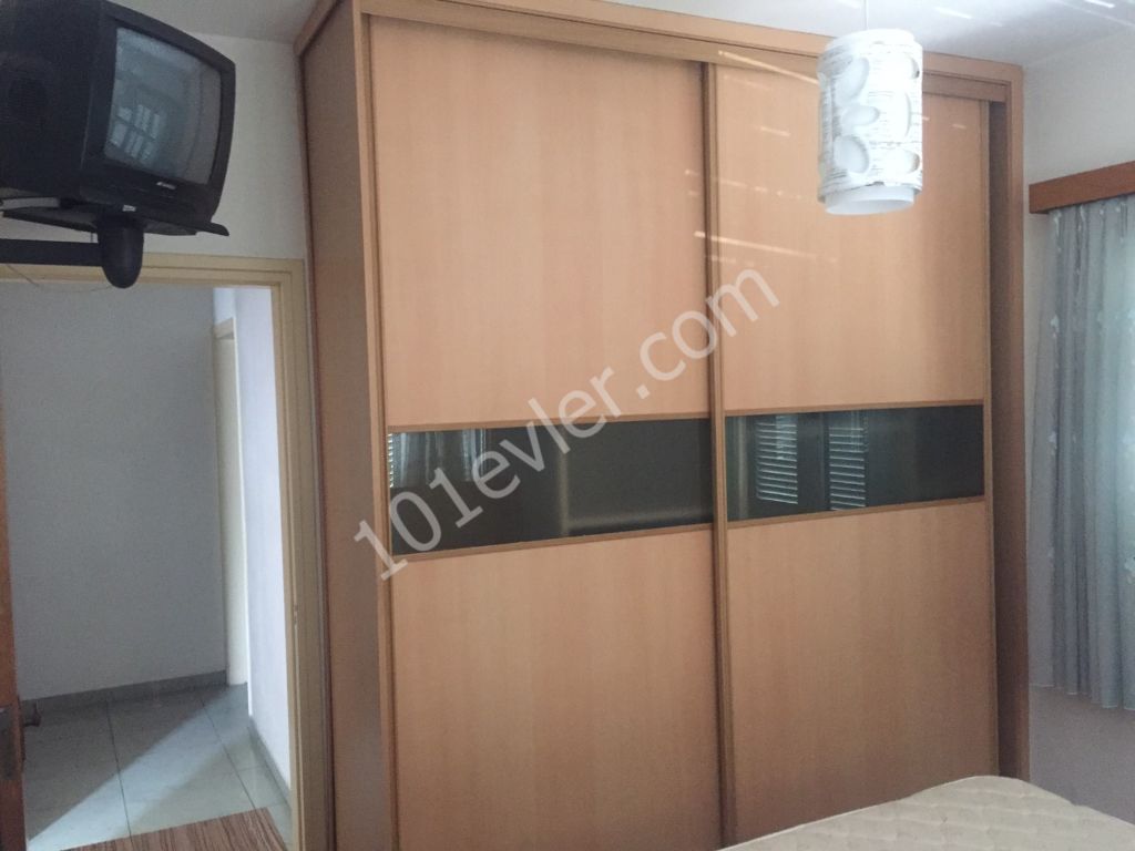 LEFKOŞA GELİBOLU'DA ZEMİN KATTA SATILIK 3+1 DAİRE