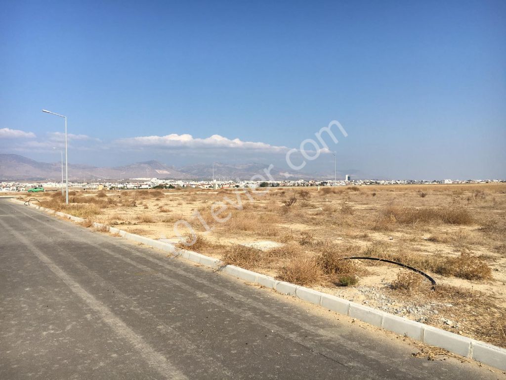 LAND FOR SALE IN MITRELI YENIKENT 767 M2 75 dec000 STG ** 