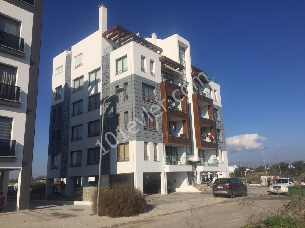 2+1 TÜRKISCHE WOHNUNG ZUM VERKAUF IN NIKOSIA DEREBOYU SANDSTRAND 55,000 STG ** 