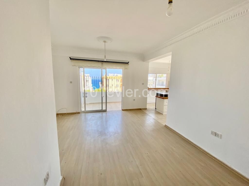 GİRNE MERKEZDE SATILIK 3+1 DAİRE 62,000 STG