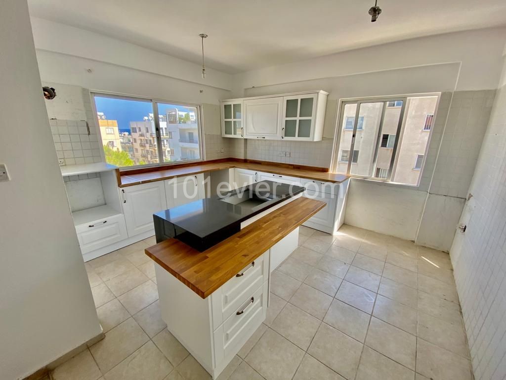 Flat For Sale in Girne Merkez, Kyrenia