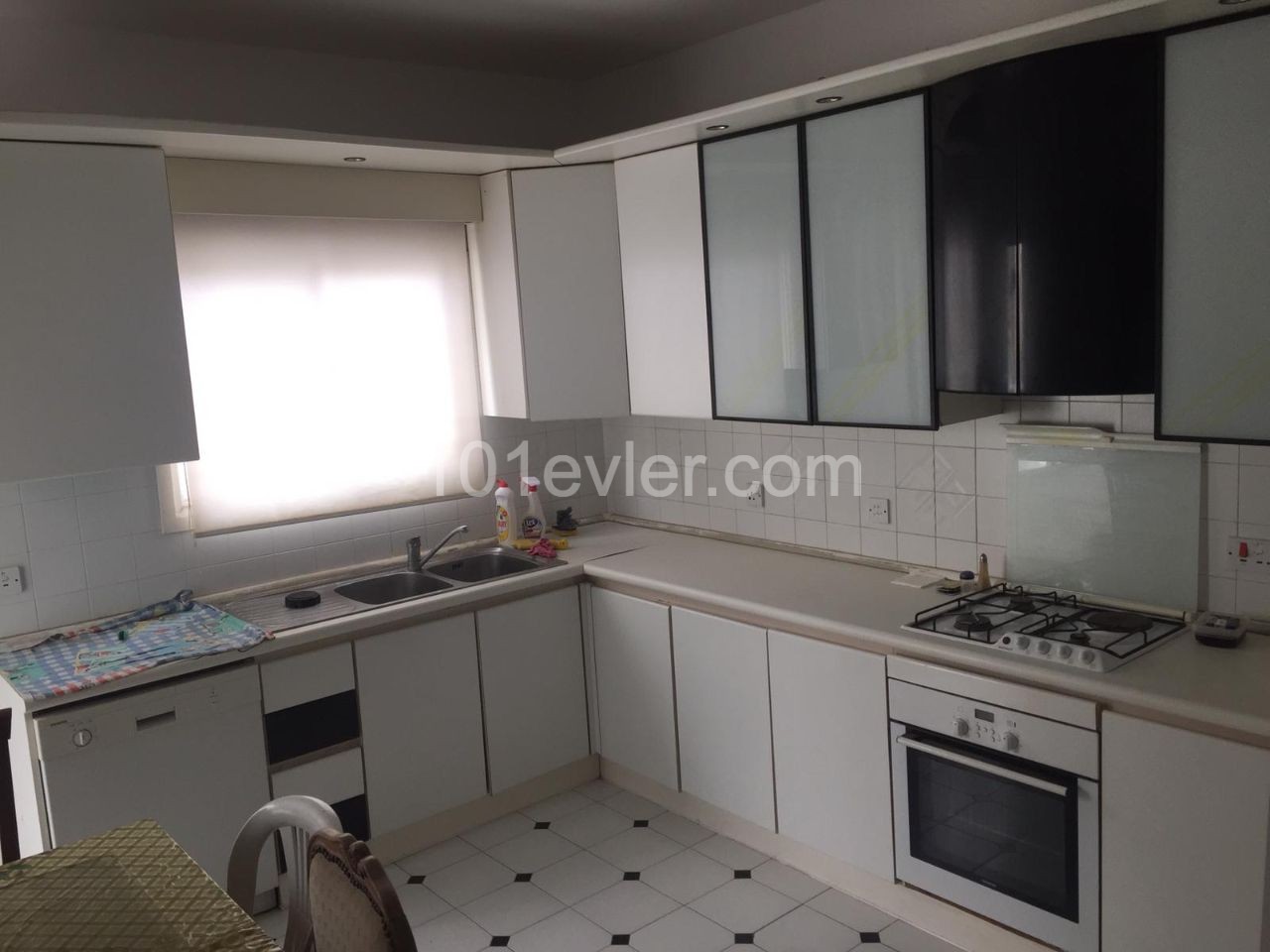 3+1 Wohnung zu verkaufen in Nikosia Yenisehir 130 m2 60,000 STG ** 