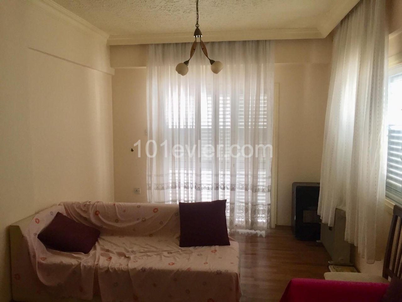 3+1 Wohnung zu verkaufen in Nikosia Yenisehir 130 m2 60,000 STG ** 