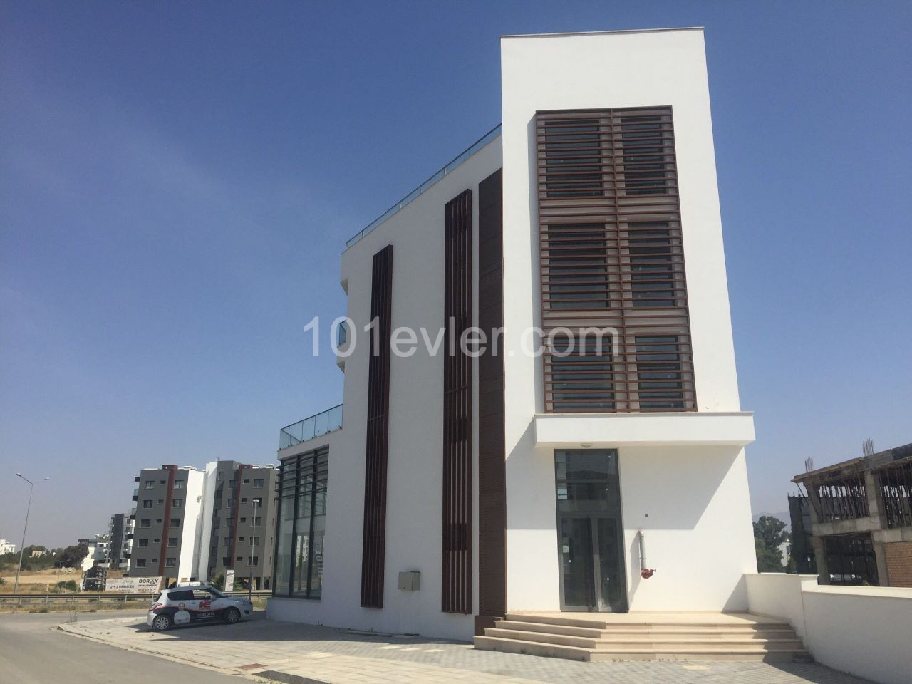 Komplettes Gebäude zur Miete auf Nikosia Dereboyu Straße (Plaza) 8,000 STG 1200 m2 mit monatlicher Zahlung ** 