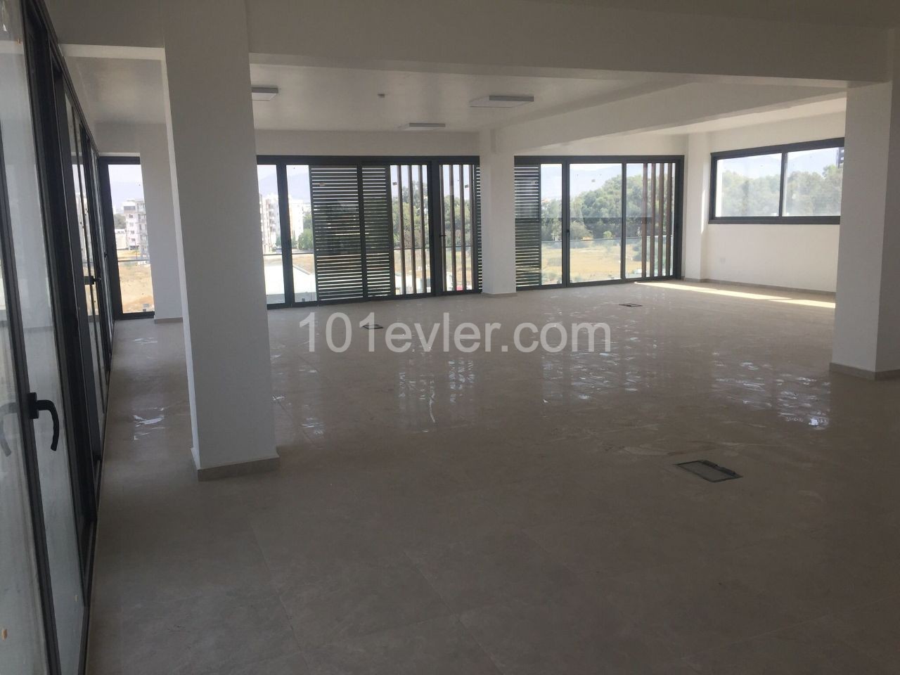 A Complete Building for Rent on Dereboyu Street in Nicosia (Plaza) with a monthly payment of 8,000 STG 1200 m2 ** 