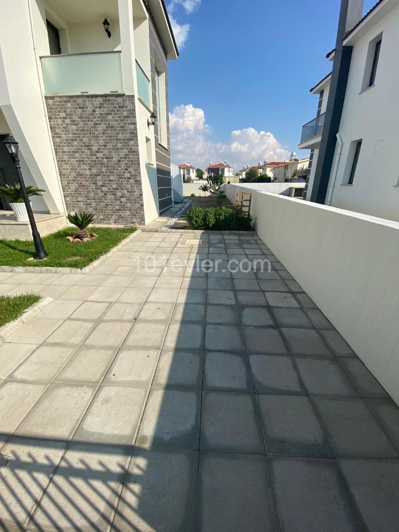 Duplex 3 + 1 Villen zum Verkauf in Nikosia Hamitköy zu Preisen ab 195,000 STG ** 