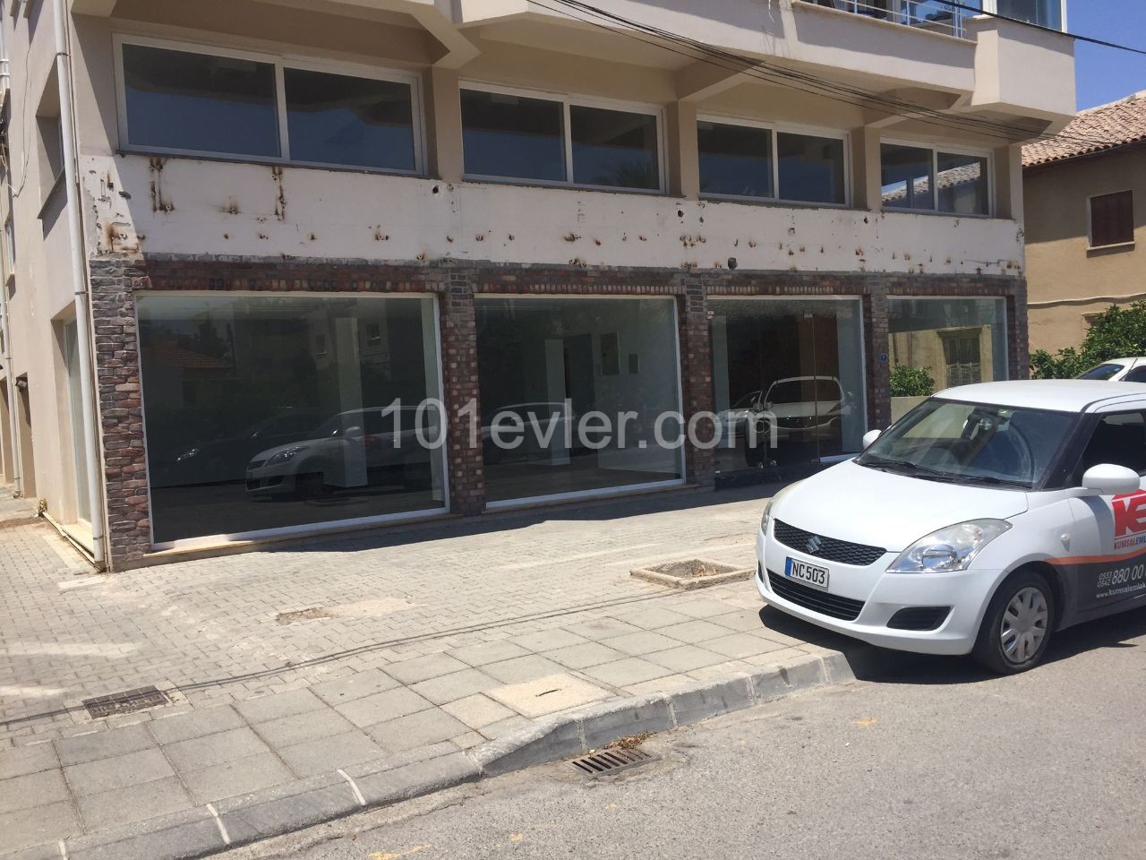 Lefkoşa Köşklüçiftlik'te Kiralık Aylık Ödemeli 200 M2 İş Yeri 1,000 STG