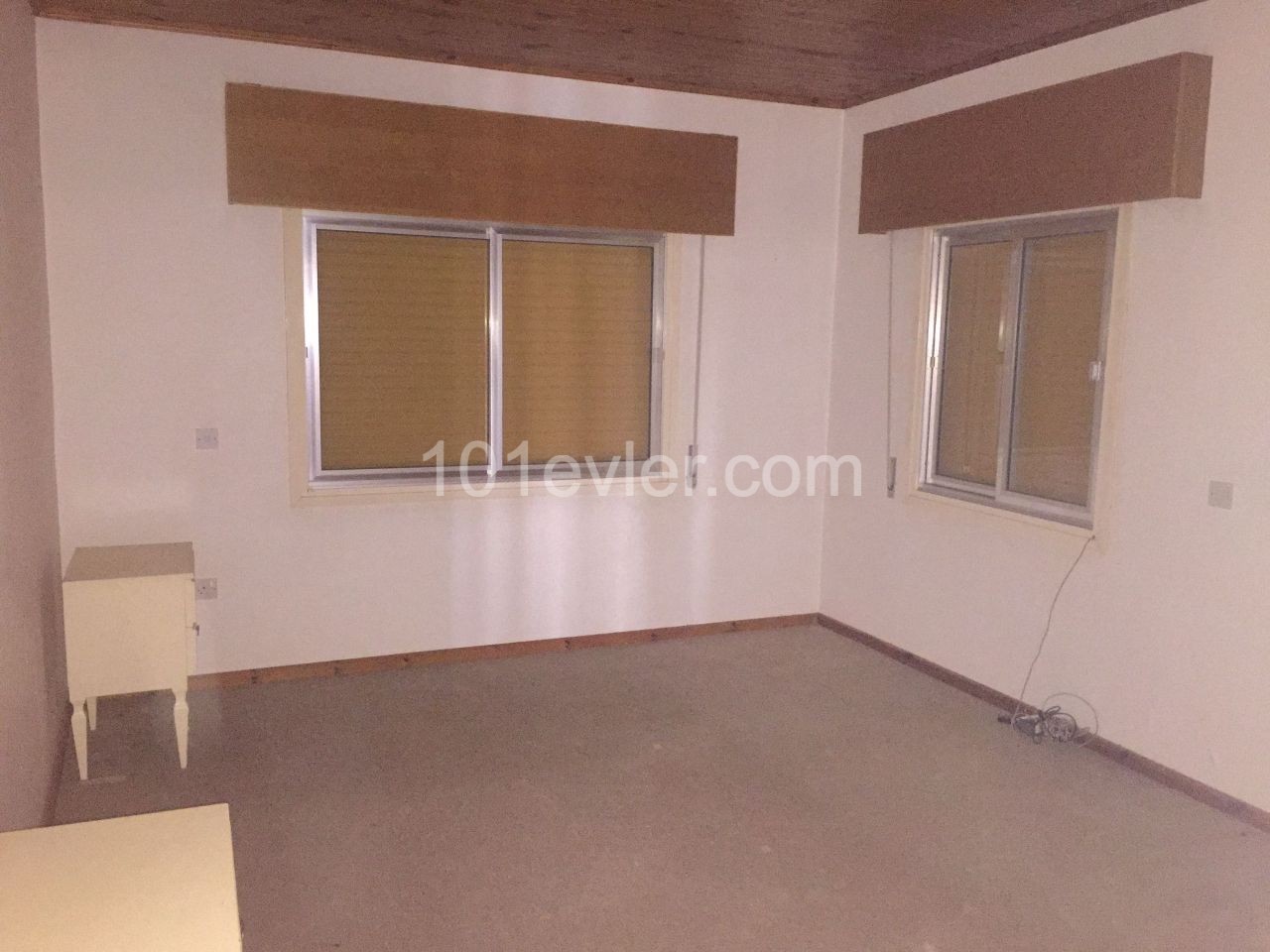 LEFKOŞA / YENİKENT SATILIK TÜRK MALI 3+1 HAVUZLU MÜSTAKİL EV 350M² 250,000 STG