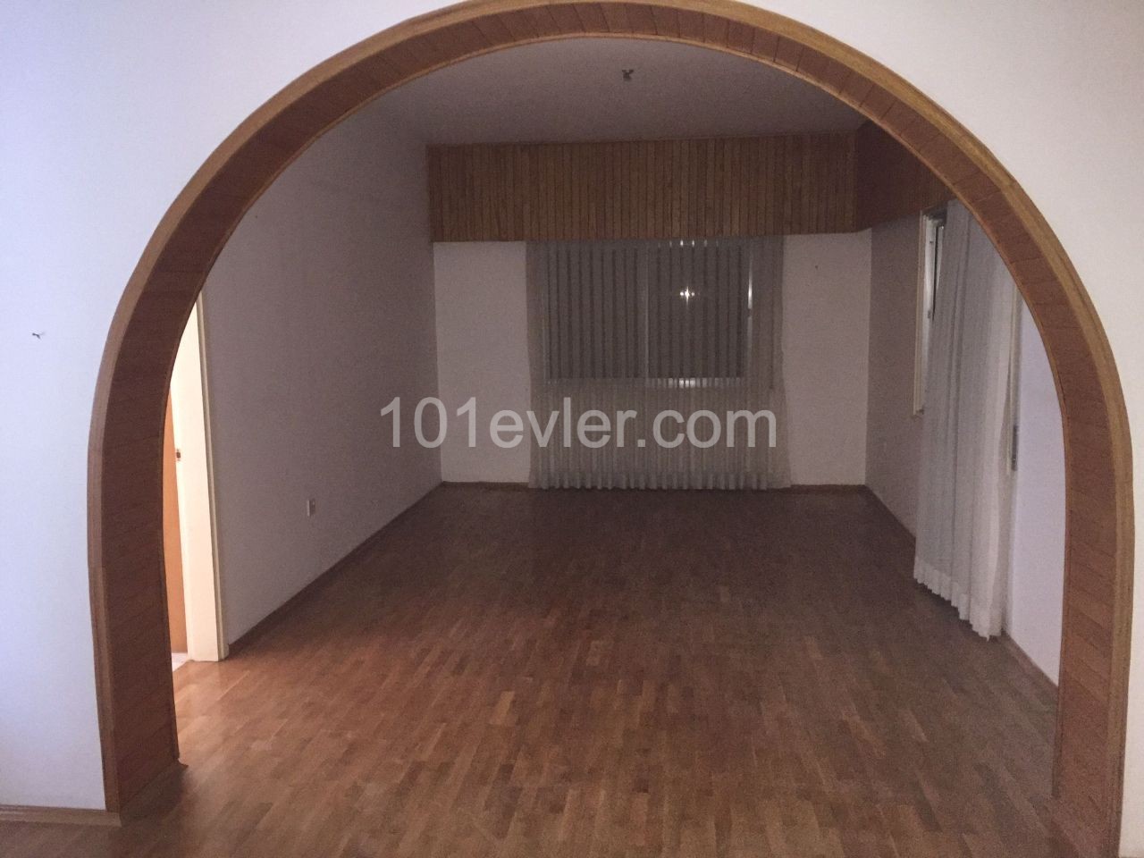 LEFKOŞA / YENİKENT SATILIK TÜRK MALI 3+1 HAVUZLU MÜSTAKİL EV 350M² 250,000 STG