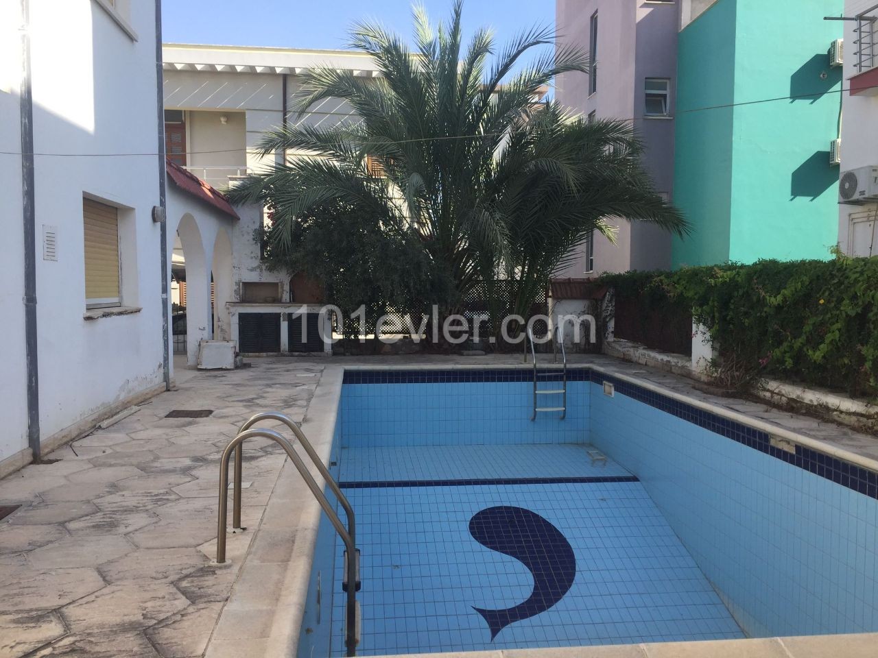 NIKOSIA / YENIKENT ZU VERKAUFEN 3+1 EINFAMILIENHAUS MIT POOL 350M2 250.000 STG ** 