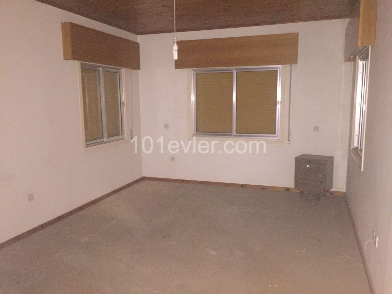 LEFKOŞA / YENİKENT SATILIK TÜRK MALI 3+1 HAVUZLU MÜSTAKİL EV 350M² 250,000 STG