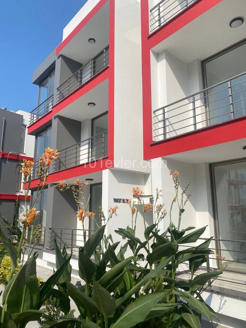 Wohnung Zum Verkauf In Kyrenia / Alsancak ** 