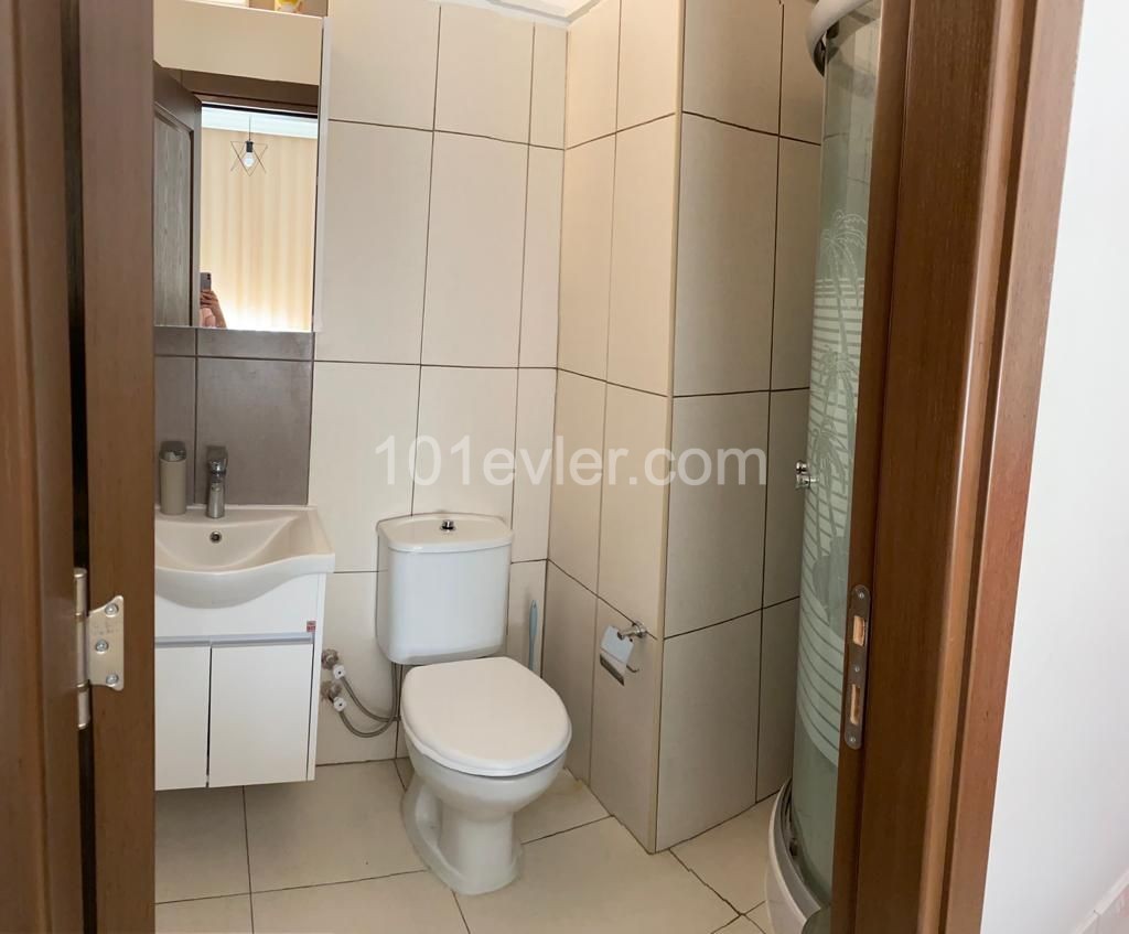 Wohnung zu verkaufen in Nikosia / Gehrung 59,900 STG ** 