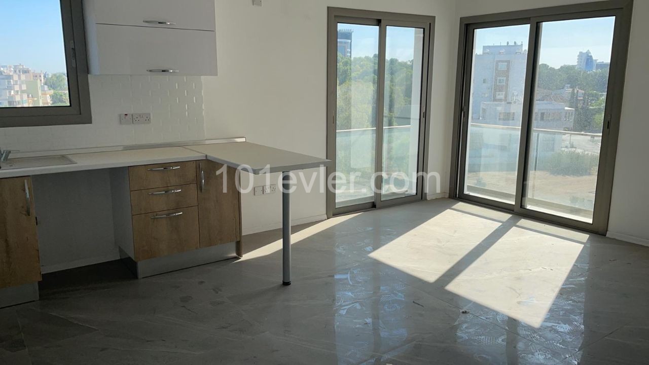 Null Penthouse-Wohnung Zum Verkauf In Nikosia / Strand ** 